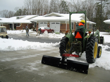 5049_Plowing_driveway_of_540_2_13_2014