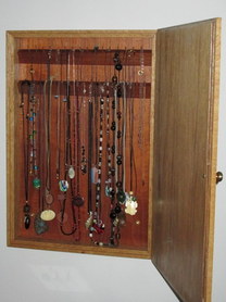 Necklace_Cabinet__interior._Photograph_by_Robert_Rich